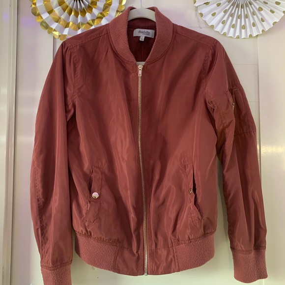 Charlotte Ruse, Color Maroon. - Picture 2 of 3